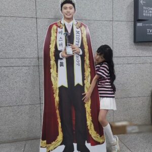 Oh Ji-yul Instagram - #오지율 #아역배우 
.
.

"그냥 지날칠 수 없잖아!!" 🥰

대부분 대두샷인데
어쩌다보니 이렇게 늘~~~씬하게 찍히는 날도 있네요!☺️
.
.

#임영웅 #모래알갱이 #미스터트롯 #TV조선 #귀염뽕짝원정대 #키즈모델 🌿
#더글로리 #THEGLORY #하예솔 #내셔널지오그래픽키즈 #마르디메크르디
