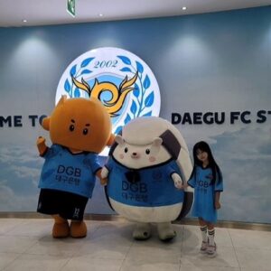 Oh Ji-yul Instagram - #대구FC #리카 #빅토 #오지율 #아역배우 
.
.

리카랑 빅토랑!! 🤸‍♂️

.
.

#K리그 #daegufc #쿠플픽 #DGB대구은행파크 #엠엘비키즈 #mlbkids