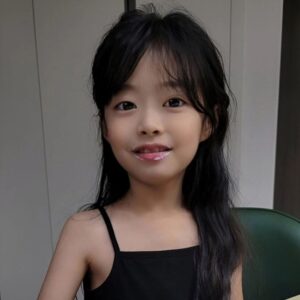Oh Ji-yul Instagram - #오지율 #아역배우 
.
.

언젠가 오디션 대기 중...

친구들의 멋진 프로필 사진을 보다가 발견한!!
홈웨어 차림의 본인 사진을 보고선 시무룩해하던 너.

사진을 안찍혀(?)주니
어쩌다 찍혀진(?) 사진을 보내드릴 수 밖에...☺️

.
.

#더글로리 #TheGlory #하예솔 #오지율 #키즈모델 #주니어모델