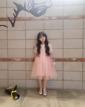 Oh Ji-yul Instagram - #오지율 #아역배우 
.
.

정상비율로 
늘 #한결같이 찍을 수 있는 날이 제게도 오길 바라봅니다!☺️

리틀그라운드 드레스 덕분에 
더 빛날 수 있었던 부천국제판타스틱영화제!

늘 감사드립니다!💓

.
.

#부천국제판타스틱영화제 #악몽 #한승원 감독님 #박상민 배우님 #장호준
#협찬 #리틀그라운드 #룰라비 #룩스루 #프리미엄 #키즈셀렉샵 #키즈모델