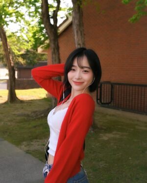 Oh Se-eun Instagram - 📸👀🌸
.
.
.
.
.
.
.
#필름스냅 #삼각지 #ootd #instadaily
