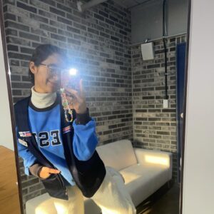 Oh Se-eun Instagram - 나의 봄 여름 가을 겨울 함께 했던 피라미드 게임🔺

재형이를 연기하면서 정말 많이 행복했어요🥹
부족한 제가 매력 넘치는 재형이를 다 담아내지 못해서
속상할때도 많았답니다••
그때마다 옆에서 많이 도와주고 좋은 말 해줬던 언니들!
그리고 피겜의 어머니, 소연 감독님 🫶
현장에서 잠도 못자고 더위와 추위를 함께했던 모든 스탭 언니,오빠분들께  감사 인사 드립니다!
덕분에 피라미드 게임을 촬영 하면서 많이 배우고 많이 성장 했습니다!
마지막으로 좋은 사람들과 함께 만든 피라미드 게임 많이 사랑해주셔서 감사합니다🤍🫶

그럼 이제 진짜 마지막 피라미드 게임, 종료 할게🔺
