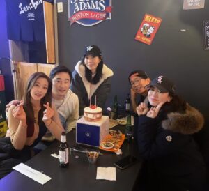 Oh Seung-ah Instagram - -

쉬지않고 열일하시는 사랑하고 존경하는선배님들..🧡❤️ 
초대해주셔서 감사합니다🥰
선배님들을 닮길 바라며..!! 사랑합니다😍💕

#드라마 #비밀과거짓말 #2018년도의인연 #지금까지함께❤️ #전노민선배님 #박철민선배님 #김희정선배님 #이일화선배님 #🤭♥️