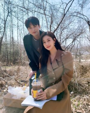 Oh Seung-ah Instagram - -

촬영 대기중인 요한&다정이🥰
오늘 저녁 7시 5분 MBC < 세 번째 결혼💎 > 
함께해요🤍🩵

#MBC #세번째결혼💎#왕요한 #정다정 #윤선우 #오승아 #촬영중🎬