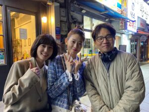 Oh Hye-soo Instagram - ✨이상한 변호사 우영우✨
이렇게 좋은 작품이 나올 수 있었던 건, 너무나도 따뜻하고 아름다우신 감독님, 작가님, 배우, 스텝분들이 깊은 애정으로 이 작품을 만들었기 때문일거에요◡̈

이상하고도 특별한 우영우의 세상에 함께할 수 있어서 영광이었습니다!🐳💙

앞으로 더 재밌어질 우영우 끝까지 지켜봐주세요:) 많사부!❤️

Thank you for waiting for my next work. I played Hyeyoung in Episode 10. It was an honor to be part of an amazing drama. Please look forward to Woo’s next stories. And please keep supporting me. I'm energized by love from you. Thank you all❤️

#이상한변호사우영우 
#extraordinaryattorneywoo 
#ena #netflix