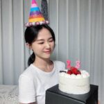 Oh Yu-jin Instagram - 20210723 HBD🥳 생일 축하해주신 모든 분들 감사합니다🥰 과분할만큼 많이 연락주셔서 덕분에 행복한 생일이었어요:) 보내주신 선물들도 잘 입고 잘 먹고, 잘 쓰겠습니당💕 모두들 더위랑 코로나 조심하시구 주말 행복하게 보내세요오🙆‍♀️