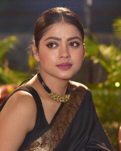 Oindrila Bose Instagram - 🖤🐝