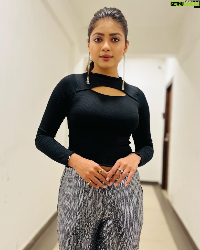 Oindrila Bose Instagram - 🏴 . . . #explore #black #choice #ottd