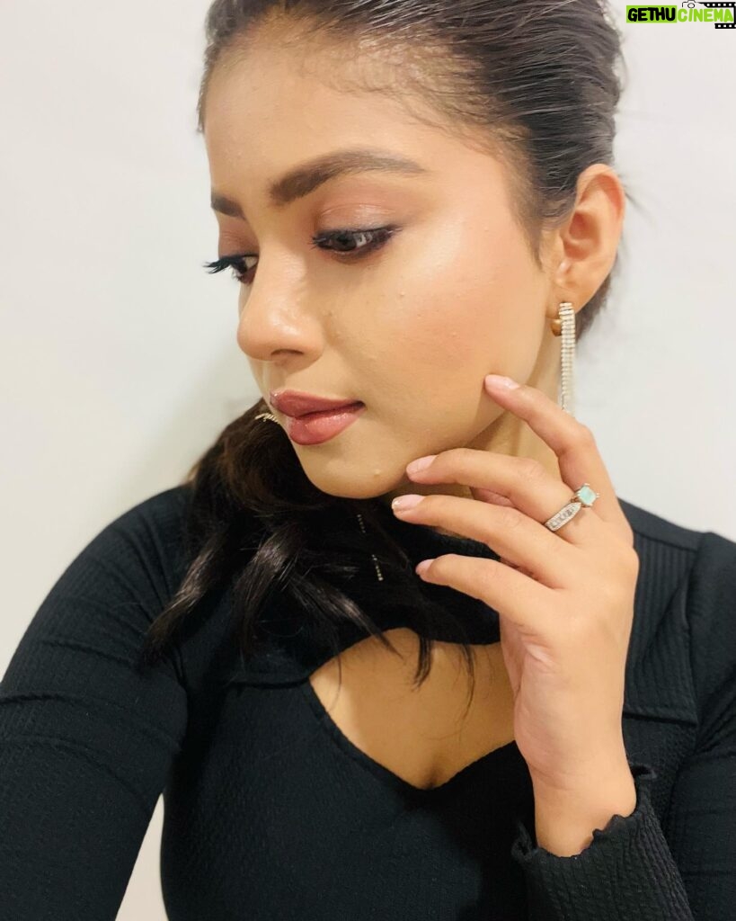 Oindrila Bose Instagram - 🏴 . . . #explore #black #choice #ottd