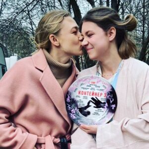 Oksana Akinshina Instagram - Ну поехали , Контейнер 3 ..
@ma.sha.lobanova 
@fominamarus @yankovskiyfil @alexeylyapichev @tolkalinaliuba @chebotarev_dima @ohlizas @romanvasilev._