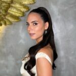 Olívia Ortiz Instagram - Estas fotos da @_oliviaortiz estavam boas demais para ficarem só na galeria do telm. Por isso quis relembrar o penteado que fiz para a festa de aniversário da @tvioficial