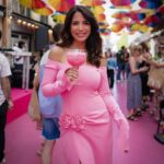 Olívia Ortiz Instagram – Pub Foram 3 tardes bem coloridas a redescobrir a rua Rosa com a @klarna e os pagamentos pink em 3x sem juros, música, jogos e prémios. 
Qual destes 3 looks rosa é o vosso favorito?