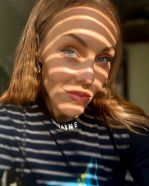 Olena Oleksandrivna Kucher-Topolya Instagram - Немає тіні без світла, немає їнь без янь) 
Гармонія-єдиний баланс, єдиний Творець!