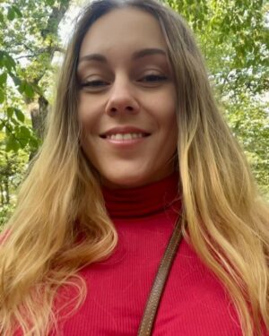 Olena Oleksandrivna Kucher-Topolya Instagram - Доброго ранку, Україно! Київ сьогодні спав добре🙏🏻❤️

Осінь…🥰ти прекрасна)))

В неволі - https://youtu.be/OkZEkurTeL4?si=A_jeopHDP9BvMYRu