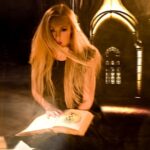 Olena Oleksandrivna Kucher-Topolya Instagram - Контрнаступ на сили зла має відбуватися з усіх фронтів! Молитви наші - сила любові і чистоти! Не забуваймо про це, любі українці! Кожен - сила! Разом - Перемога Добра! 🙏🙏🙏❤️🇺🇦🙏🙏🙏