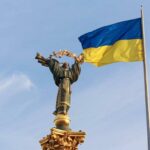 Olena Oleksandrivna Kucher-Topolya Instagram - Київ! Ну, як тебе не любити?!!! Всі найважливіші події мого життя сталися тут…і стануться ще! З днем міста, шановні кияни! Цієї ночі Київ пережив наймасовішу атаку дронами з моменту початку війни. Та ми сильний та незламний народ. Боремося і поборемо всі негаразди! Я незламно вірю в нас! В кожного українця! Є наша земля, а значить коріння наше глибоке і міцне!