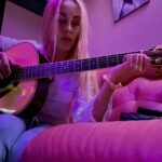Olena Oleksandrivna Kucher-Topolya Instagram – Сутінки…гітара…рожевість…)))
