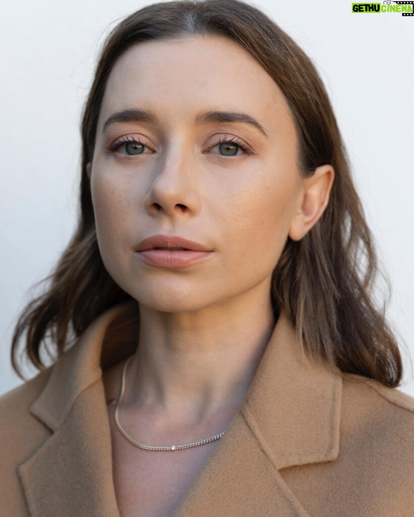 Olesya Rulin Instagram - Happy Monday. Thank you @sagaftra for standing up for my right as a working actor. Let’s get back to work.