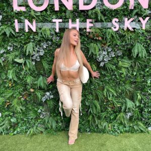 Olga Bednarska Instagram - Cocktails taste better in the clouds⛅️🍸✨