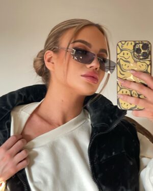 Olga Bednarska Instagram - The 90’s called they said they want their shades back✌🏼