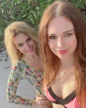 Olga Bespalenko Instagram - Look at the world with your heart 💜