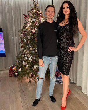 Olga Bespalenko Instagram - Happy 2024! Wishing you a Happy Holiday Season and Happy New Year! 🎉🎉🎉