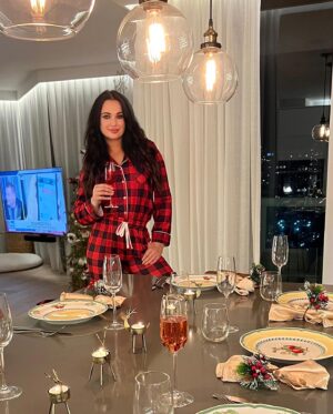 Olga Bespalenko Instagram - Happy 2024! Wishing you a Happy Holiday Season and Happy New Year! 🎉🎉🎉