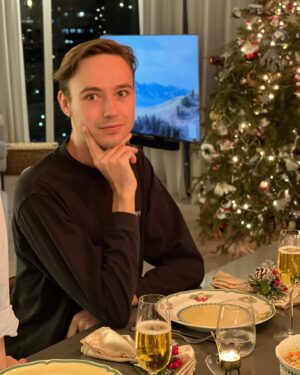 Olga Bespalenko Instagram - Happy 2024! Wishing you a Happy Holiday Season and Happy New Year! 🎉🎉🎉