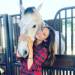 Olga Fonda Instagram - Who else loves horses?!? 😍🤩🥰#horses #animals #love #life #nature #happiness #power #grace #beauty
