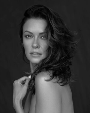 Olga Fonda Instagram - 🖤 Great working with @jackguyphotography