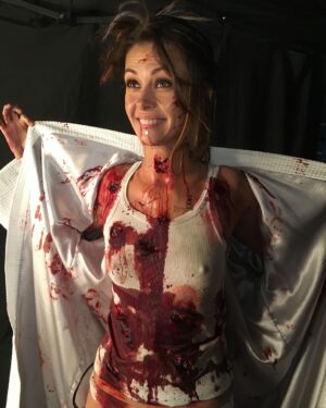 Olga Fonda Instagram - It’s a messy job but someone gotta do it 😉 @altcarb @netflix @skydance #alteredcarbon #netflix #sarah #sarahalteredcarbon #badass #sexy #newshow