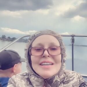 Olga Kormukhina Instagram - Друзья мои! И другини! Вы просто лучшие!! Мы сейчас у батюшки Николая . Молимся за вас🙏