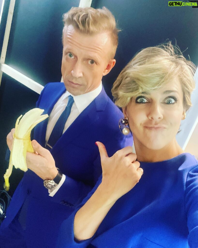 Olga Shelest Instagram - I’m Blue Da Ba Dee🍌 Или придумайте своё название:))) @antonkomolov @olgashelest #indahouse