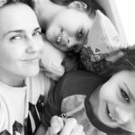 Olga Shelest Instagram - Детство должно быть счастливым. Полным радости и приключений. Ни один ребёнок на земле не должен проходить через ужасы войны! #неоправдывайтевойну #непривыкайтеквойне #1июня #ДеньЗащитыДетей