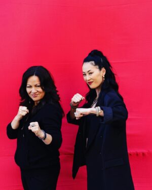 Olivia Cheng Instagram - Happy Warrior Premiere weekend! To launch our first 3 episodes of season 3, @brucelee murals around America were unveiled in NY, LA and here at 965 Clay Street in San Francisco, CA.  More to come but here’s a quick peek at the incredible work by @dj_agana and @vogue_tsk near the @wearebrucelee in Chinatown! Stream the first few episodes of #warriormax now on @streamonmax and 🙏🏼🙏🏼🙏🏼! PS Curious if you’ve already watched— whaddya think? Comment below 😃 #warriorhbomax #warriormaxseason3  HMU @beautybycrystal Styling @michelleaddisonstyle