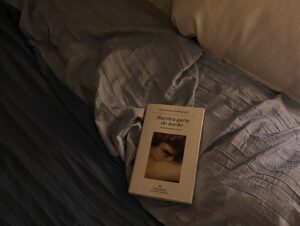 Olivia Delcán Instagram - 🌲🕊️🥤🧦🌛🏸♟️🛸🪛📖🧨