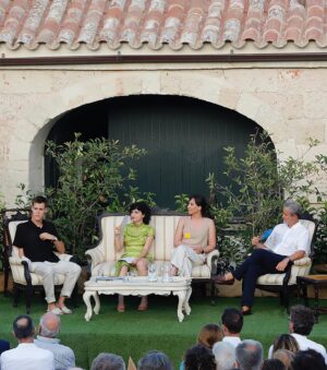 Olivia Delcán Instagram - Muy feliz de haber participado en la 15 edición del Foro @isladelreymenorca junto a @nilriudavets Tatiana Cajuso y Javier Puig.