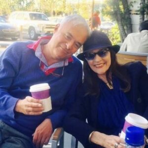 Olivia Hussey Instagram - #fbf to when Leonard last came to Los Angeles🥰🌹❤️🙏It was so good to see him and his wife Lynn🎄🎄🎄🎄🌹🌹🌹🧑🏻‍🎄🧑🏻‍🎄Looking forward to seeing them again in 2022😉❤️🙏