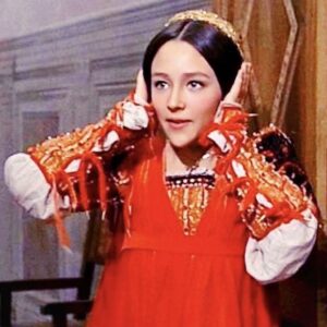 Olivia Hussey Instagram - I saw this picture and thought …yes I don’t want to hear any more news about war,fighting,Covid,Omicron,vaccines. Bad people who want power and abused animals!Be Kind a everyone and love your life and humanity!❤️🕊