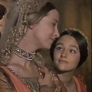 Olivia Hussey Instagram - #tbt to one of my favorite scenes in the film and Franco LOVED when I came up with that little exchange with that beautiful young lady.He kept it in the film😂❤️🙏🌞🌟💫🙌HappyMemory#Romeo&Juliet🥰