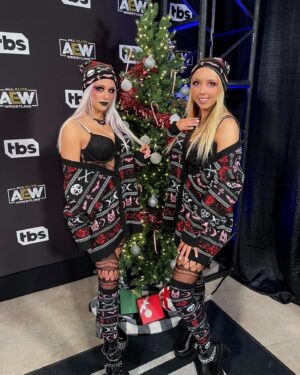 Olivia Kippen Instagram - Merry Hexmas and Happy holidays. 🖤