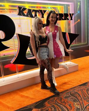 Olivia Kippen Instagram - Katy Perry 🍄🐌 Lass frooby noop