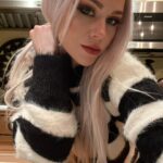 Olivia Kippen Instagram - It’s giving Moira and David Rose. • • • Too lazy to process these and make ‘em artsy. & I need chapstick. K bye.
