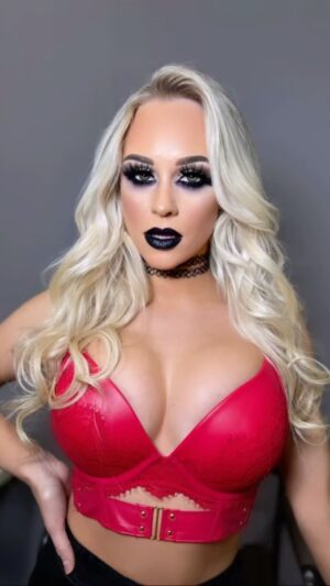 Olivia Kippen Instagram - PENELOPE 
•
Hair-Makeup- Photography by Me @every1loveslindsey 
•
Get the Look!
Eyes: @timaree_cosmetics Holo 17 @inglot_usa 77 @colourpopcosmetics Up in Smoke @blendbunnycosmetics The Dollhouse 
Face: @blendbunnycosmetics Bare Cheeks @colourpopcosmetics Flexitarian @jeffreestarcosmetics Gothic Beach @blendbunnycosmetics Noctilucent Highlighter palette 

Lips: @sephora 28 Night bird @lippies.byallureaesthetix gloss 

Hair: @thedrybar  @tayabeauty  @chihaircare @got2busa