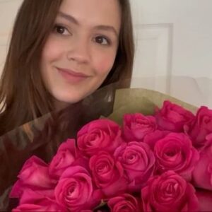 Olivia Sanabia Instagram - CELEBRATORY FLOWERS!!! 🤭🌷💫🎉🩷 I can’t wait to tell you guys.