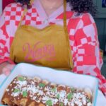 Omallys Hopper Instagram - Mi Gente, you all know how much I love inventing and being innovative in the kitchen, I’m the WONKA in my chocolate factory 😊 Sooo, 2 things below! #WonkaMovie @wonkamovie #WBPartner 1. You have to try this MOLE recipe 2. You have to go watch the new WONKA movie in Theaters December 15 🎉🎉🎉 Ya te lo dije 😉🎩 Ingredients for Mole: -3 chiles pasilla -2-3 chile guajillo -7-9 chile pulla -1 onion -1 garlic clove -2 tomatoes -1 corn tortilla -1/4 cup of Mexican Spices (Relajo) -1 round of Chocolate Abuelita -1/3 cup of Piloncillo (Panela) -1 cube of chicken bouillon -1/2 cup of chicken broth