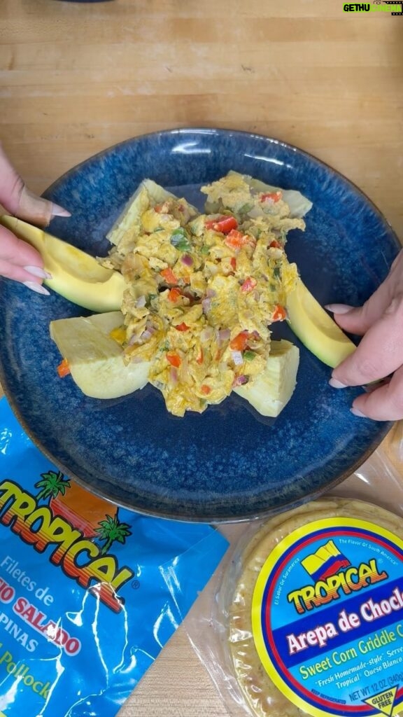 Omallys Hopper Instagram - Hola Mi Gente!!! Que tal esta idea de Brunch para Semana Santa? Una Batata con Revoltillo de Bacalao con mis amigos de @tropicalcheese …Que cosa más rica 😍