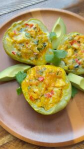 Omallys Hopper Instagram - Chayote relleno de Bacalao Guisado con mi bella Madre, Doña Connie … enjoy 😊🤣🤣🤣