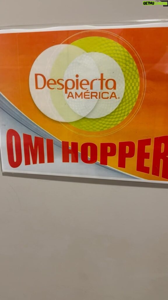 Omallys Hopper Instagram - Que emoción! Finalmente pude hacer una presentación en persona en @despiertamerica … el show que me dio mi primera oportunidad hace 4 años atrás vía zoom. Tan agradecida con todo el equipo. Gracias por hacerme sentir en casa. @chefjesus @raultvgonzalez @lamarquezac7