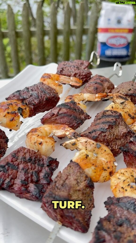 Omallys Hopper Instagram - #ad Hola Mi Gente, I can’t wait to see you try these Surf and Turf Kebabs at home using your @kingsford charcoal. They’re so light, fresh and full of flavor, and the papaya salad gives that island touch #kingsford